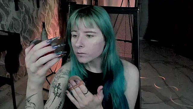 LexiWenford online show from 10-13-25, 02:44