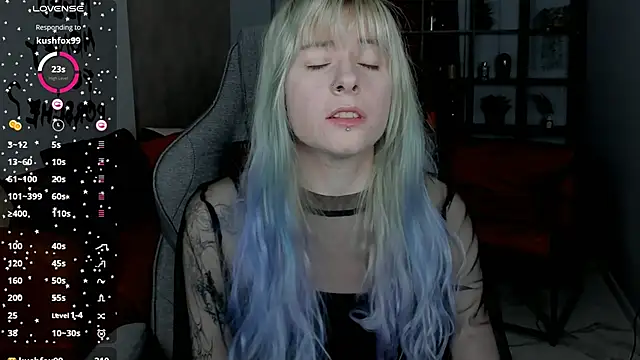 LexiWenford online show from 11-24-25, 03:39