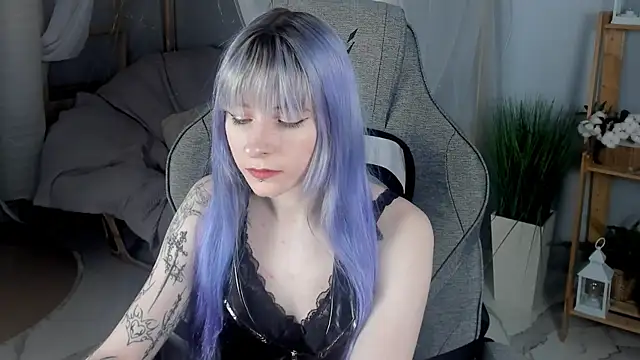 LexiWenford online show from 12-19-25, 12:34