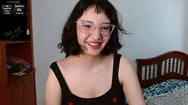 Snapshot of alexaa08 chatting on 10-27-25, 01:15 alexaa08 online show from 10-27-25, 01:15