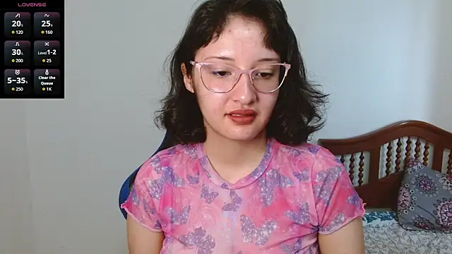 Snapshot of alexaa08 chatting on 11-14-25, 01:10 alexaa08 online show from 11-14-25, 01:10