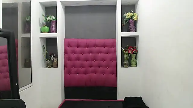 Dona Tela online show from 12-28-24, 03:04