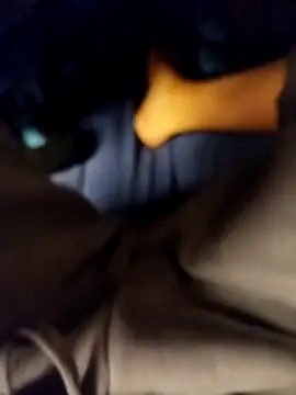 Snapshot of Dennis_2024 chatting on 10-15-25, 01:28 Dennis 2024 online show from 10-15-25, 01:28