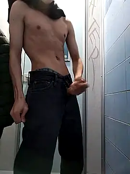 Snapshot of Dennis_2024 chatting on 10-27-25, 09:41 Dennis 2024 online show from 10-27-25, 09:41