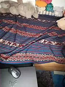 Snapshot of Dennis_2024 chatting on 11-23-25, 09:58 Dennis 2024 online show from 11-23-25, 09:58