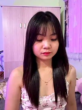 Maeve2k5 online show from 10-08-25, 08:34