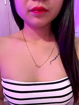 Maeve2k5 online show from 11-16-25, 10:26