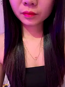 Maeve2k5 online show from 11-18-25, 11:25