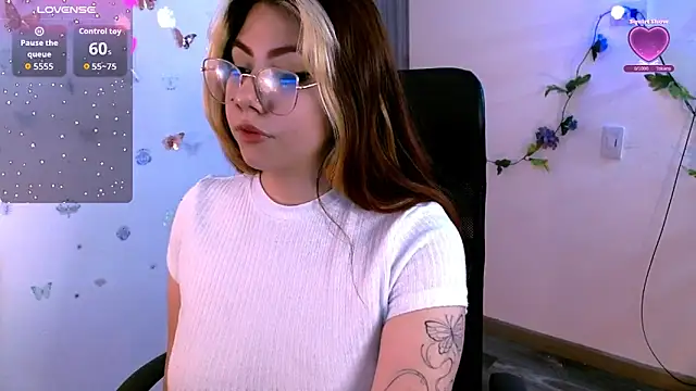 aliaa boobs online show from 11-26-25, 10:27