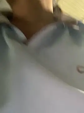 Linaannn online show from 10-17-25, 02:26