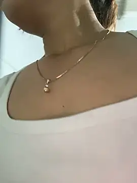 Linaannn online show from 10-22-25, 03:29