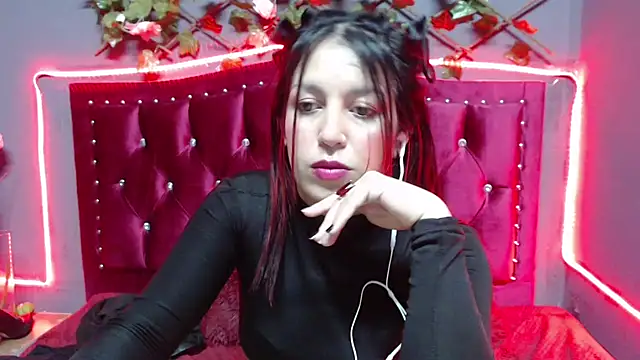 Snapshot of Melani_cute02 chatting on 01-25-25, 10:51 Melani cute02 online show from 01-25-25, 10:51