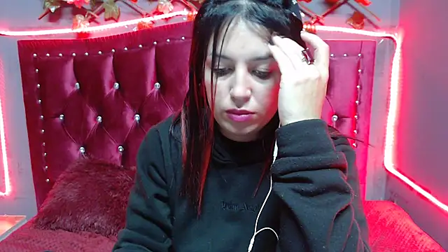 Snapshot of Melani_cute02 chatting on 01-29-25, 12:24 Melani cute02 online show from 01-29-25, 12:24