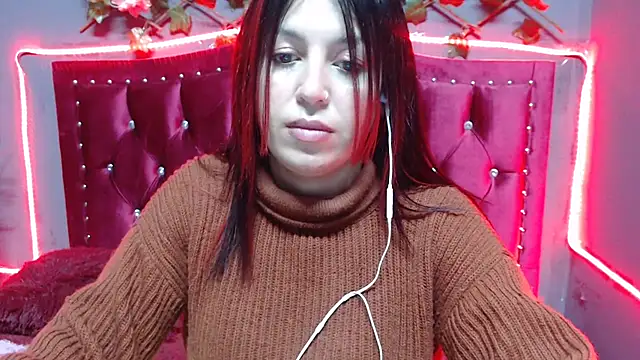 Snapshot of Melani_cute02 chatting on 02-03-25, 02:14 Melani cute02 online show from 02-03-25, 02:14