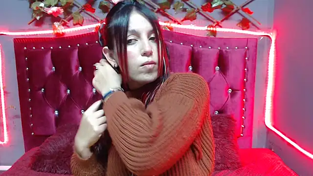 Snapshot of Melani_cute02 chatting on 02-07-25, 11:34 Melani cute02 online show from 02-07-25, 11:34