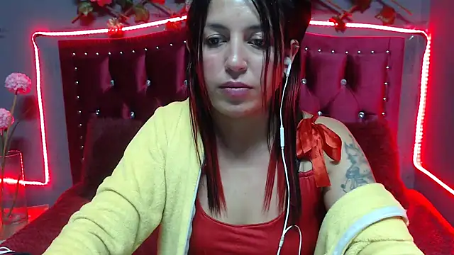 Snapshot of Melani_cute02 chatting on 02-13-25, 01:29 Melani cute02 online show from 02-13-25, 01:29
