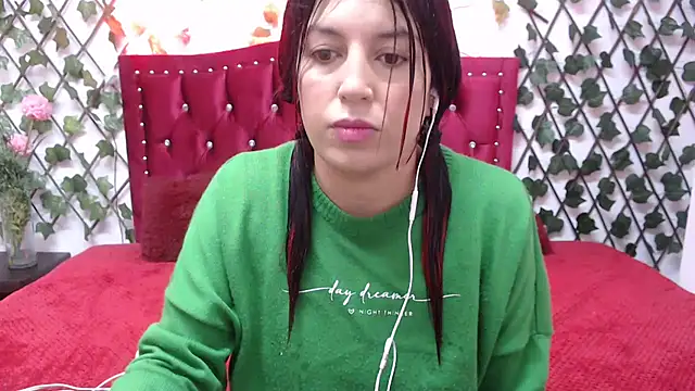Snapshot of Melani_cute02 chatting on 02-18-25, 08:25 Melani cute02 online show from 02-18-25, 08:25