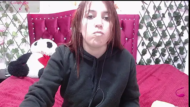 Snapshot of Melani_cute02 chatting on 03-18-25, 06:46 Melani cute02 online show from 03-18-25, 06:46