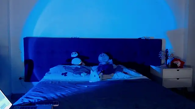 luna palmerau online show from 10-23-25, 11:03