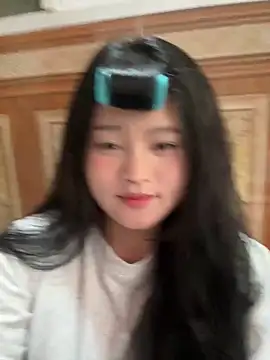 Snapshot of Anges893 chatting on 10-09-25, 02:20 Anges893 online show from 10-09-25, 02:20