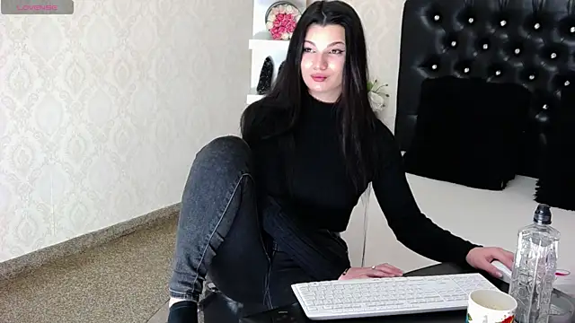 Allisonn223 online show from 12-28-24, 08:25