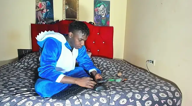 blackWhite hot online show from 01-24-25, 09:49