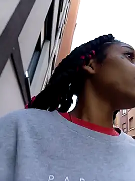 Laanegraofficial  online show from 09-10-25, 05:35