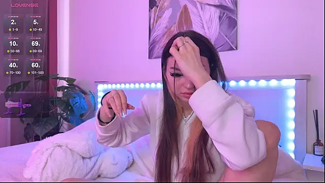 Snapshot of Veronica_leal chatting on 10-15-25, 09:42 Veronica leal online show from 10-15-25, 09:42