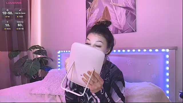 Veronica leal online show from 03-21-26, 11:04