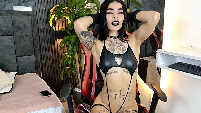 Sweet devill  online show from 10-02-25, 04:41