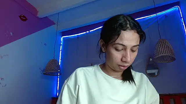 Lina10 online show from 12-23-24, 08:14