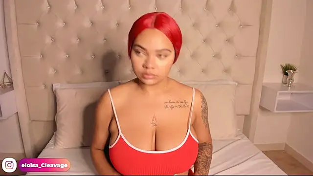 Eloisa cleavage  online show from 01-12-25, 01:48
