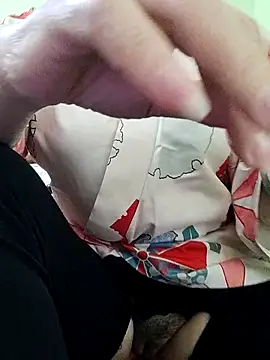 Snapshot of Hangem111 chatting on 02-06-26, 07:56 Hangem111 online show from 02-06-26, 07:56