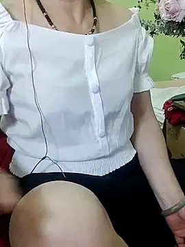 Snapshot of Hangem111 chatting on 03-08-26, 02:32 Hangem111 online show from 03-08-26, 02:32