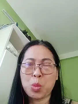 Snapshot of Hangem111 chatting on 03-30-26, 06:25 Hangem111 online show from 03-30-26, 06:25