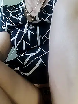 Snapshot of Hangem111 chatting on 04-09-26, 09:04 Hangem111 online show from 04-09-26, 09:04