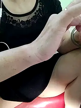 Snapshot of Hangem111 chatting on 04-12-26, 08:08 Hangem111 online show from 04-12-26, 08:08