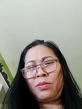 Snapshot of Hangem111 chatting on 04-15-26, 05:03 Hangem111 online show from 04-15-26, 05:03