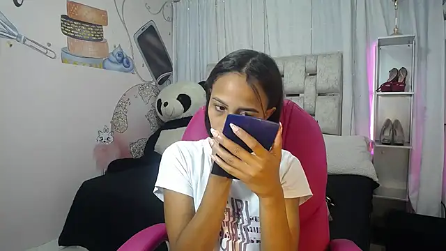 EMMA SWEETT1 online show from 11-26-25, 12:28