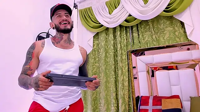 dilan scootk  online show from 11-26-25, 07:26