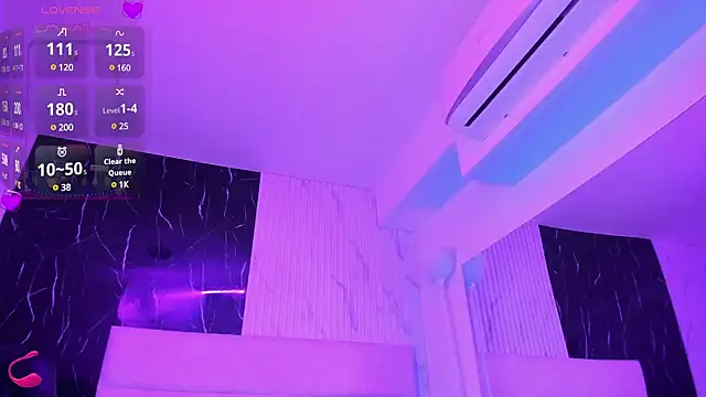 KatDreams  online show from 12-18-24, 10:40