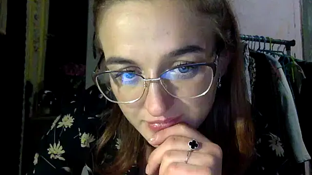 Snapshot of OVER_HIGH chatting on 11-09-25, 01:15 OVER HIGH online show from 11-09-25, 01:15