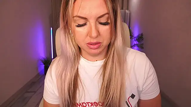 KiraCandyS online show from 12-16-24, 10:03