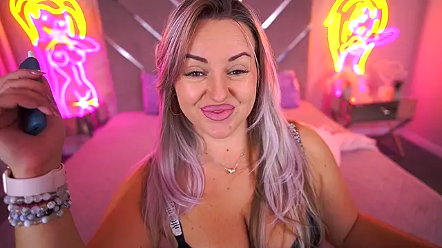 KiraCandyS online show from 10-16-25, 07:59