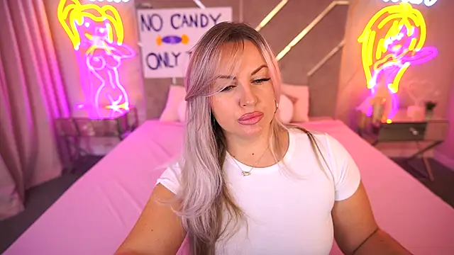 KiraCandyS online show from 11-04-25, 10:09