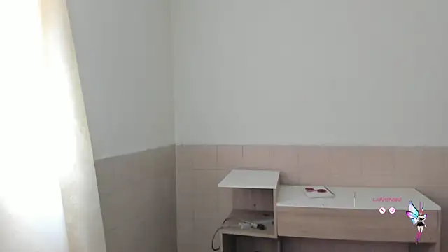 Snapshot of linnie_ chatting on 09-09-25, 06:18 linnie  online show from 09-09-25, 06:18