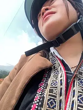 Snapshot of Hellen_111 chatting on 10-12-25, 03:16 Hellen 111 online show from 10-12-25, 03:16