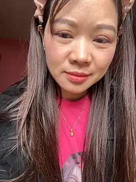 Snapshot of Hellen_111 chatting on 10-17-25, 02:04 Hellen 111 online show from 10-17-25, 02:04