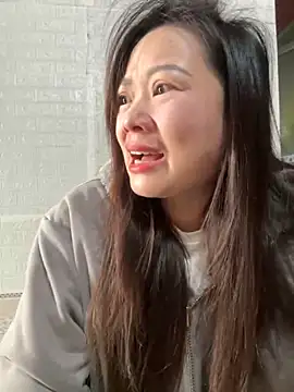 Snapshot of Hellen_111 chatting on 10-31-25, 02:34 Hellen 111 online show from 10-31-25, 02:34