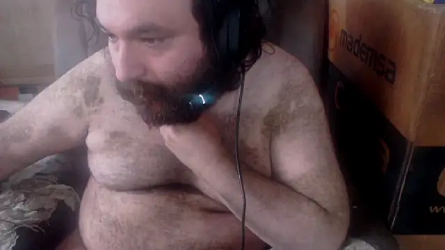 Snapshot of hairyhulk chatting on 11-06-25, 09:05 hairyhulk online show from 11-06-25, 09:05